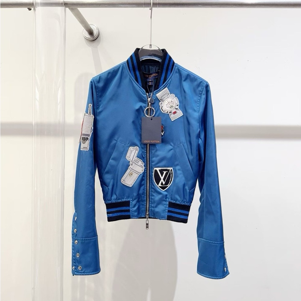❌sold❌🚩steal Authentic Louis Vuitton Blue Satin Jacket with Patches